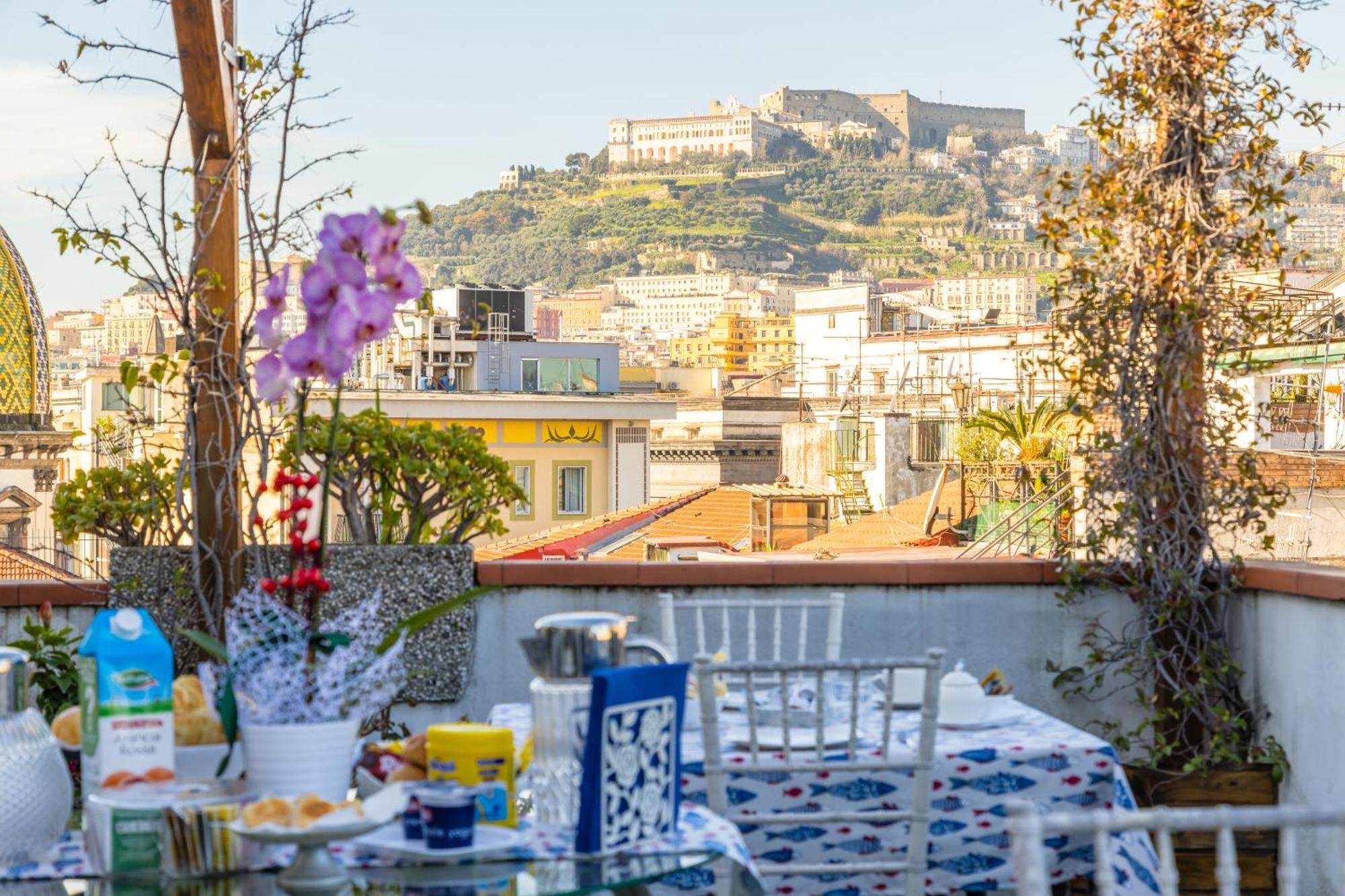 La Casa Di Bruno Napoli Acomodação com café da manhã Exterior foto